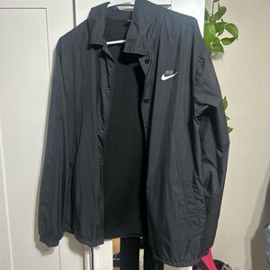 Black Nike windbreaker jacket